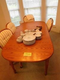 dinning  room  table  and  china