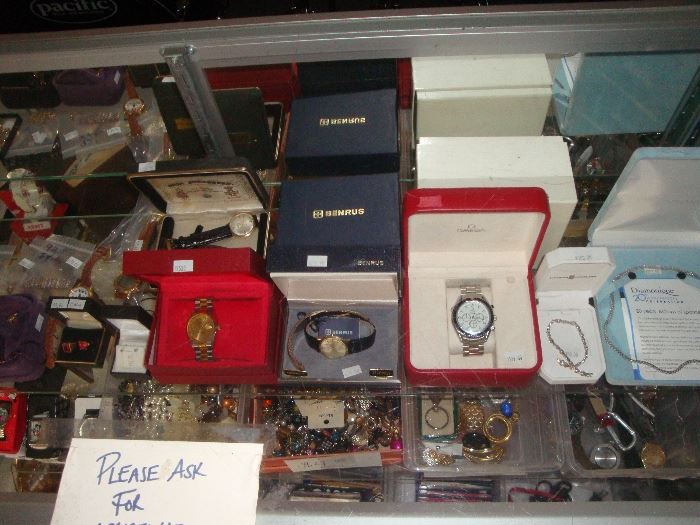 Jewelry Rolex , Omega , Vintage gold watches Lots of nice things 
