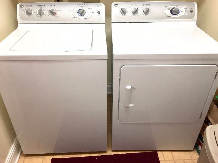 Matching GE washer and electric dryer, clean and working well