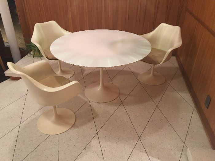 vintage Knoll Tulip table & 3 chairs