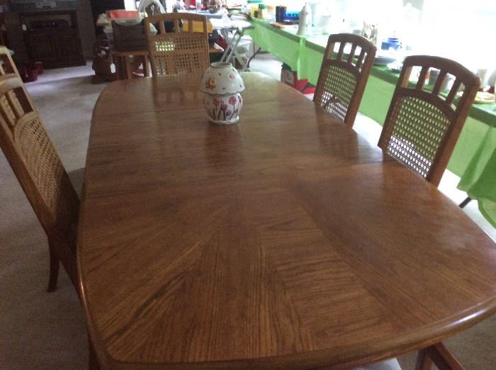 Stanley table and chairs, mint condition