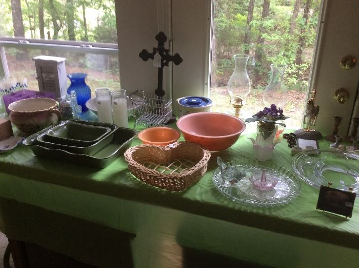 Pyrex bowls and misc. tableware