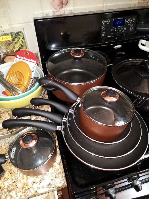 Paula Dean cookware (new - never used!)