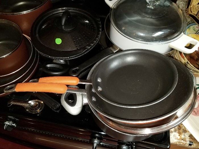 Rachael Ray cookware (new - never used!)