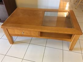 12FURNITURECoffeeTableBlonde