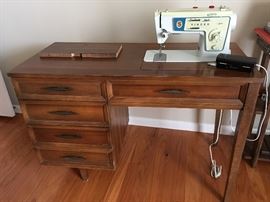 NOVELTYSewingMachineTable