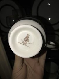 GORGEOUS ROYAL DOULTON “HARLOW” FINE CHINA 5 PIECE SET - SERVING FOR 12 , TEAPOT WITH LID , COFFEE POT WITH LID, CREAMER AND OPEN SUGAR BOWL