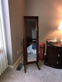 STANDING MIRROR JEWELRY BOX