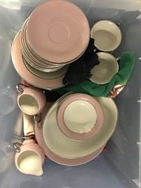 VINTAGE CHINA SET