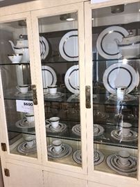 GORGEOUS ROYAL DOULTON “HARLOW” FINE CHINA 5 PIECE SET - SERVING FOR 12 , TEAPOT WITH LID , COFFEE POT WITH LID, CREAMER AND OPEN SUGAR BOWL