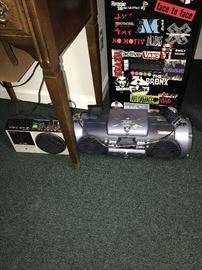 VINTAGE RADIO AND BOOM-BOX