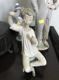 COLLECTIBLE LLADRO FIGURINES