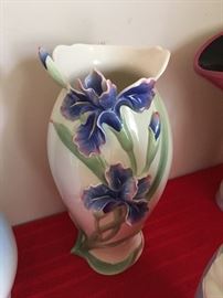 DECORATIVE VASE