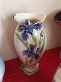 DECORATIVE VASE
