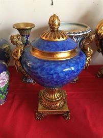 DECORATIVE URN