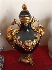 DECORATIVE URN