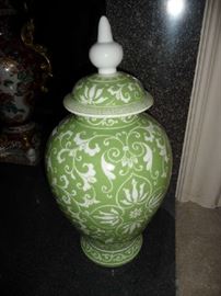 DECORATIVE URN