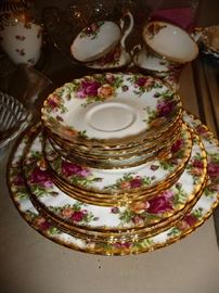 ROYAL ALBERT CHINA SET