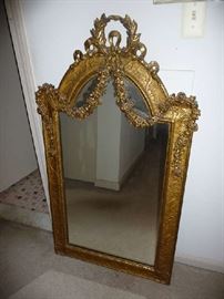 DECORATIVE MIRROR