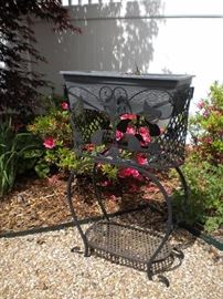 Lawn ornaments flower stand