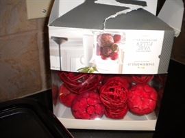 Red deco balls