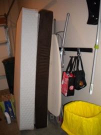 Full mattress and box springs