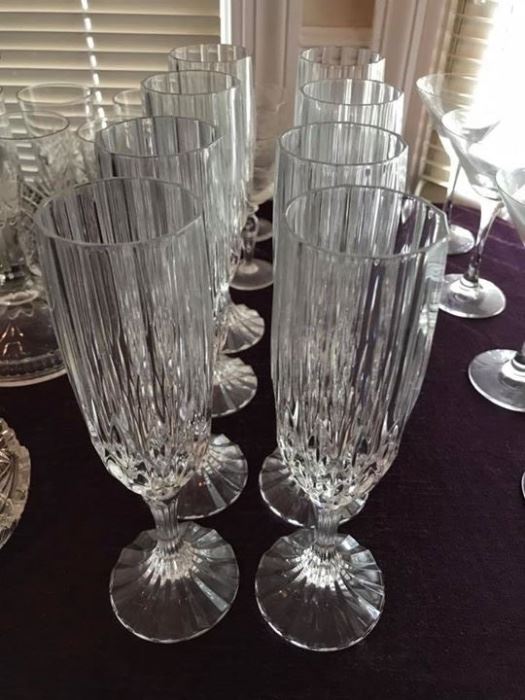 I am in love with these champagne flutes. 