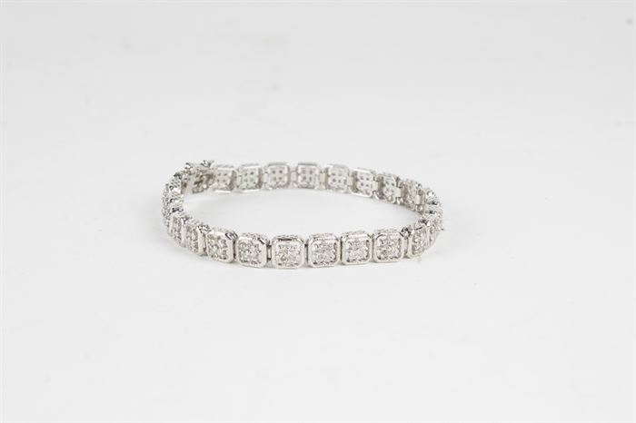 14K White Gold 2.00 CTW Diamond Link Bracelet: A 14K white gold 2.00 ctw diamond bracelet.
