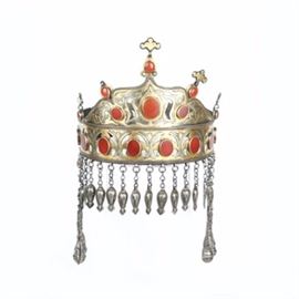 Antique Kundan Wedding Crown: An antique kundan wedding crown with bezel set oval cabochon carnelian and round cabochon turquoise accents above the silver pendulum dangles. The silver crown is hand engraved and inlaid with 24K yellow gold.