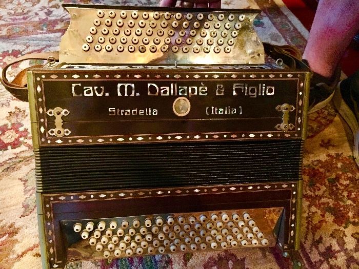 Cav. M. Dallape & Figlio Antique Button Accordion in wonderful condition! Circa 1900.