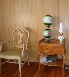 antique Gone with the wind lamp