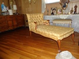 antique victorian chase lounge