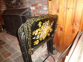 Vintage Cal Dak Black Floral Toleware Metal folding tv trays with stand