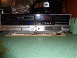 Vintage Sanyo vcd 7200 Betacord hi-fi stereo cassette player.