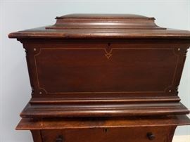 CLOSED VIEW OF PLAYER