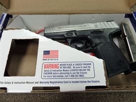 SIMTH AND WESSON HANDGUN