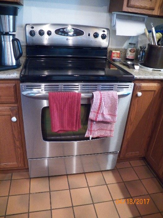 MAYTAG GLASS TOP STOVE