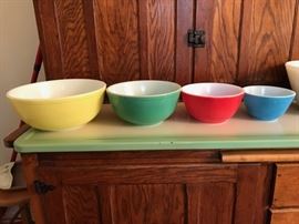 Pyrex nesting bowls with good color