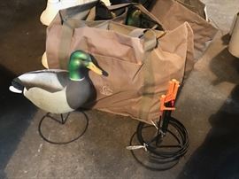 Duck decoy set with stands