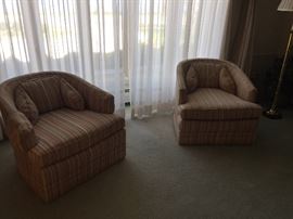 Henredon club chairs