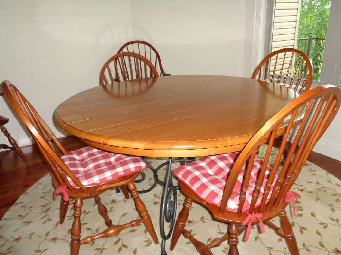 Ethan Allen dining table w/ chairs