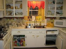 Vintage kitchen items.