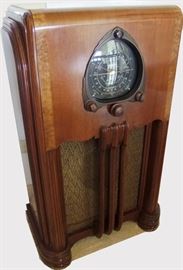 1930s Zenith Art Deco Floor Radio