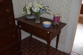 American Primitive Furniture piece nice size display table 