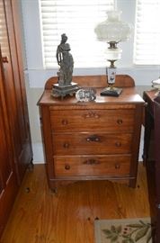 Antique 3 Drawer Dry Sink with Buckeye style pulls plus knobs in Beautiful Condition!