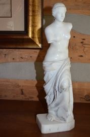 Venus de Milo Sculpture - 