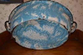 Antique Spongeware Porcelain Wash Pan