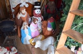 Vintage "BlowMold" Yard Figures
