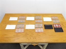 1 - 1971, 4 - 1976 US Mint Sets, and 1 - 1976 US Proof Set