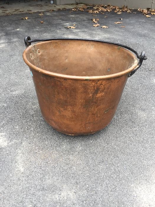 Very large copper pot marked Leisse St. Louis